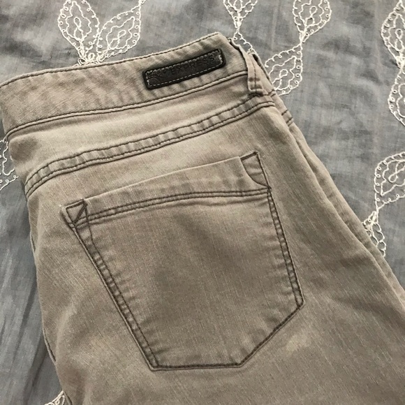 Express Jeans Zelda Slim Fit Jean Legging - Picture 7 of 9